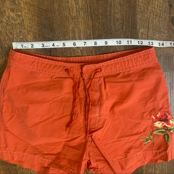 Vintage Y2K GAP embroidered Velcro board shorts - Picture 9 of 14